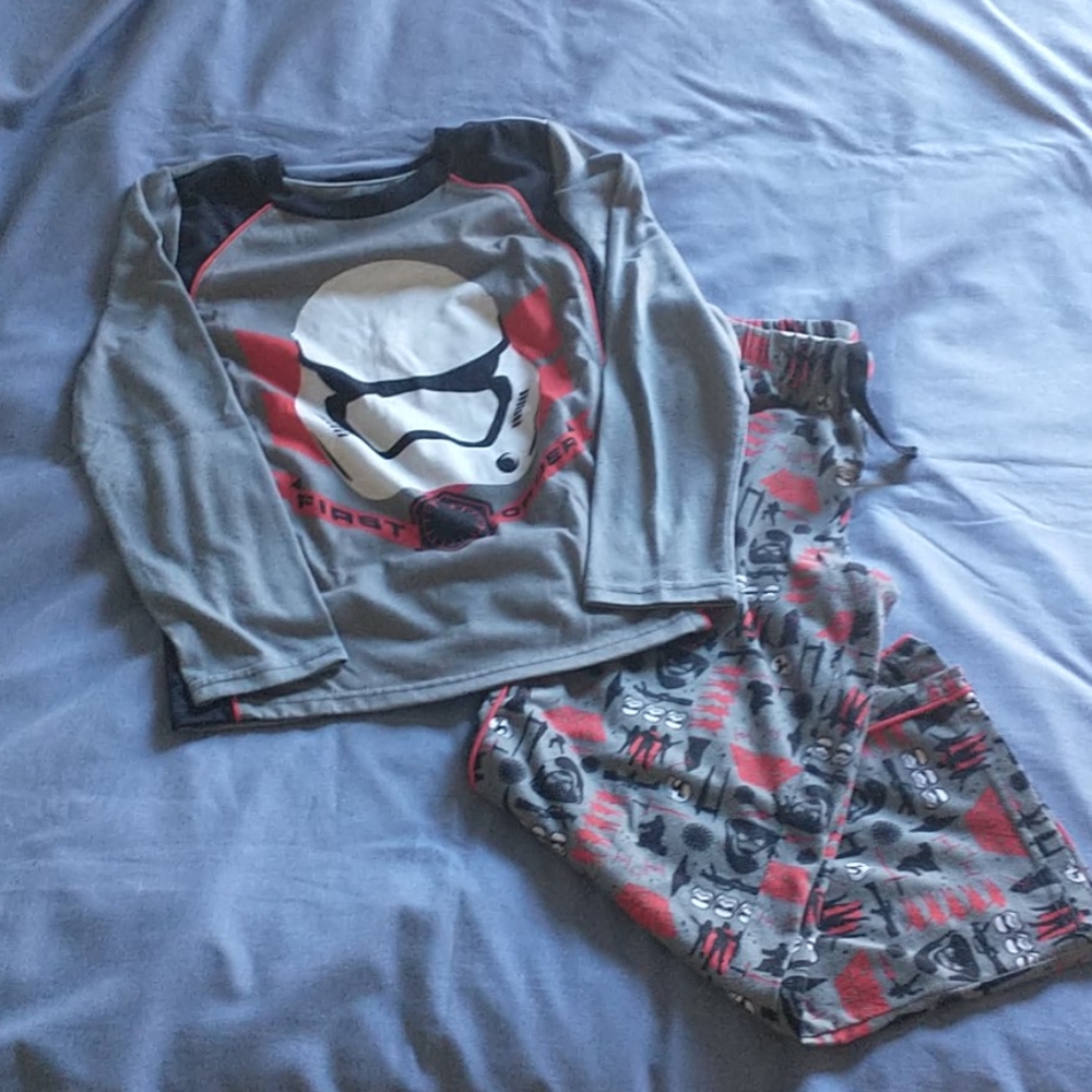 Star Wars Pajama Set from Disney Store Size 7/8